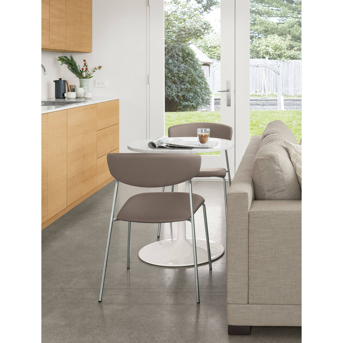 White Marbled Quartz Round Table D90326