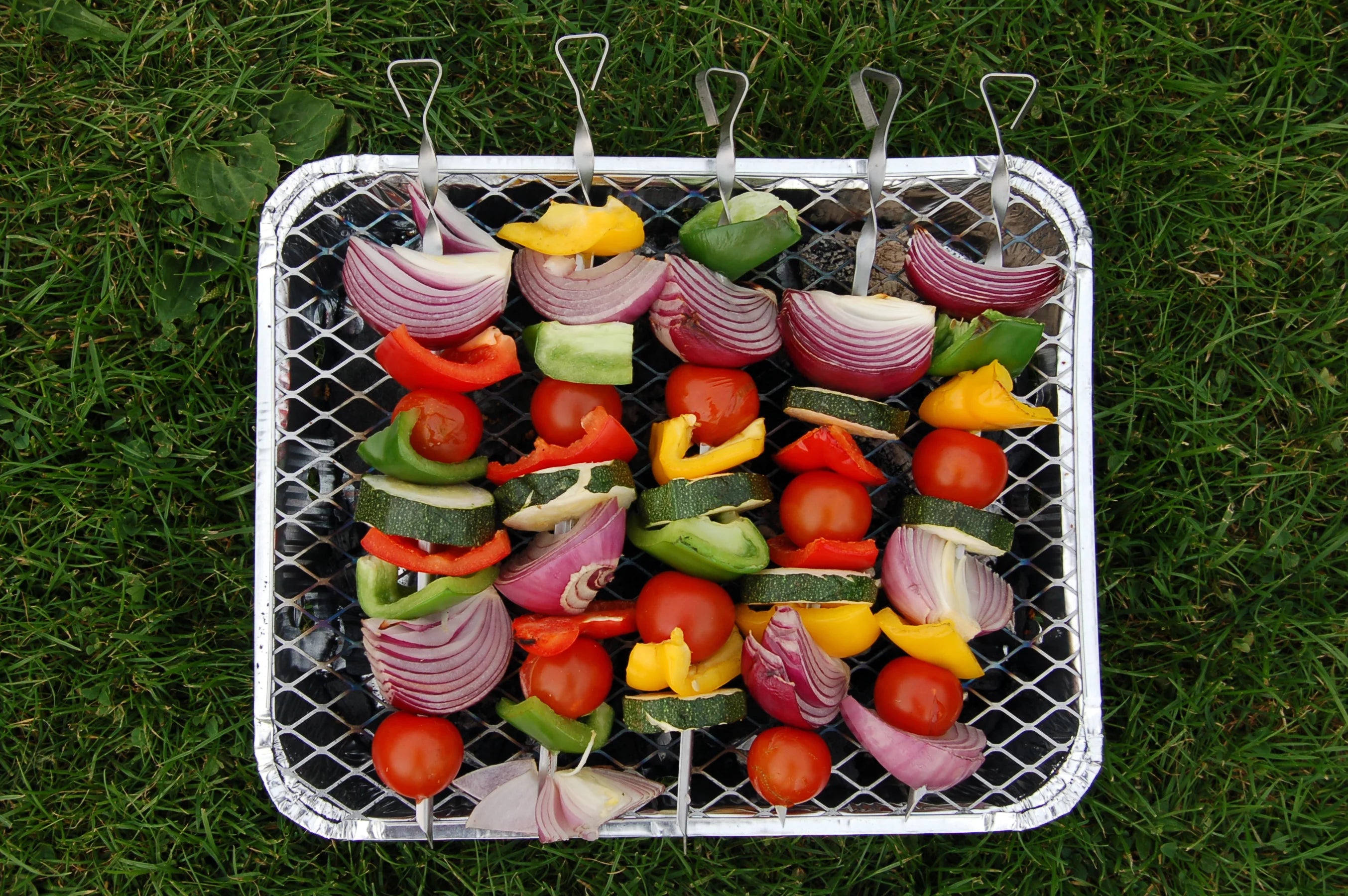 Disposable Aluminum Charcoal Grill 3 Pack 8.5 X 10.75 inch R487579