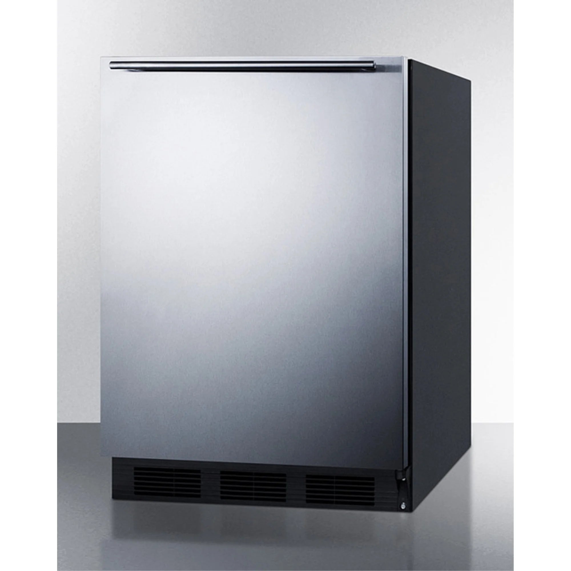 24" Wide 5.1 Cu. Ft. Compact Refrigerator K8283
