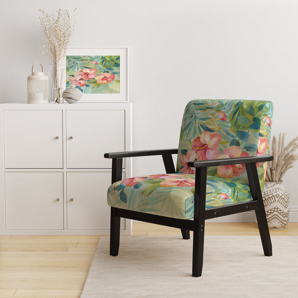 Upholstered Traditional Accent Chair Q394